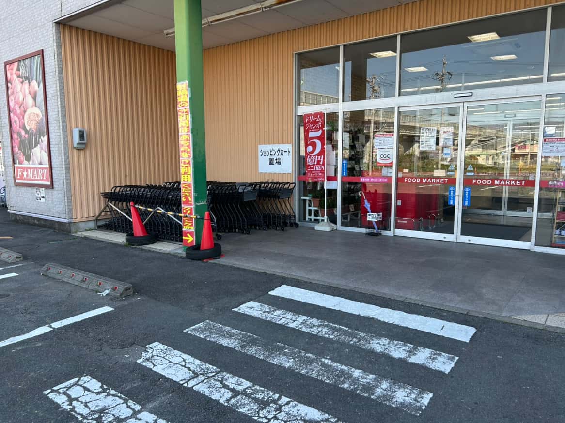 出入口付近(軒下) 販促プロモーションに最適な屋外催事イベントスペース